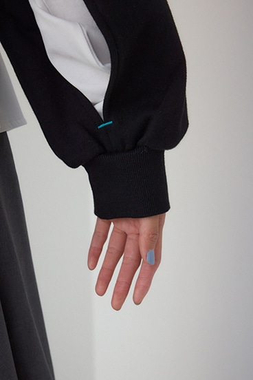 【PLUS】 レイヤードクロップドプルオーバー 詳細画像