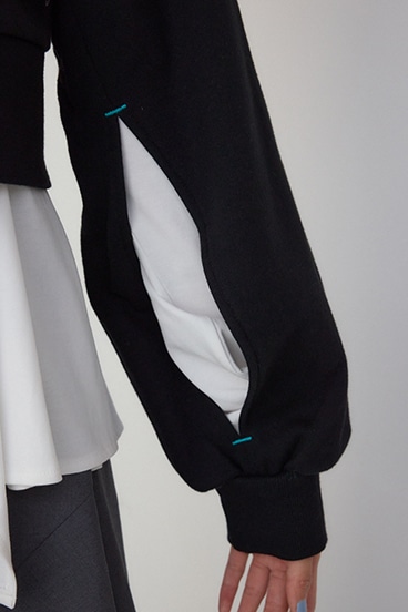 【PLUS】 レイヤードクロップドプルオーバー 詳細画像