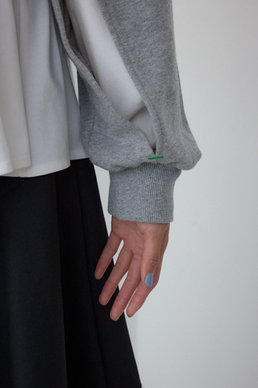 【PLUS】 レイヤードクロップドプルオーバー 詳細画像