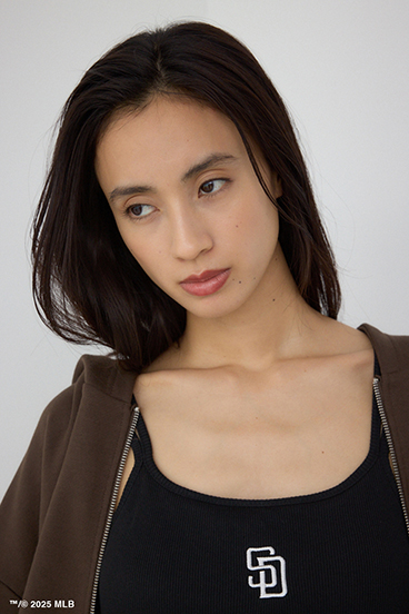 【MLB】ロゴショートパーカー 詳細画像