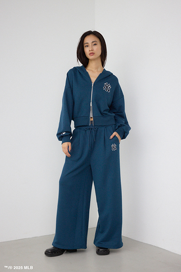 【MLB】ロゴショートパーカー 詳細画像