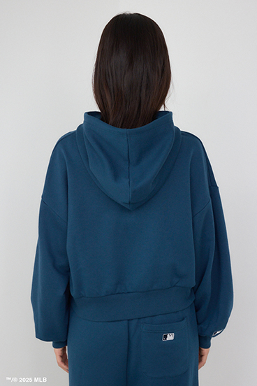 【MLB】ロゴショートパーカー 詳細画像