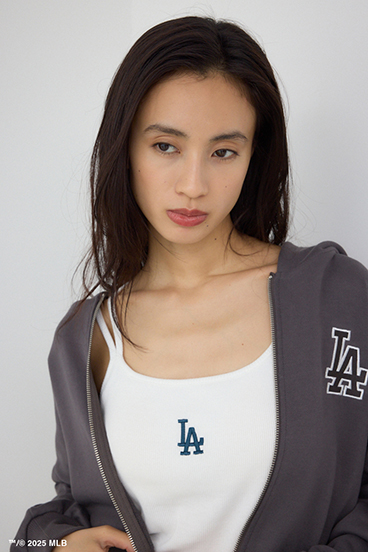 【MLB】ロゴショートパーカー 詳細画像