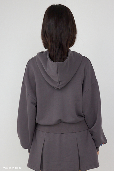 【MLB】ロゴショートパーカー 詳細画像