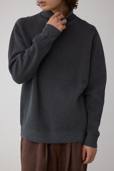 ハニカムタートルネックニット