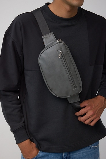 ヴィンテージフェイクレザーボディバッグ