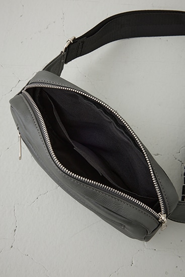 ヴィンテージフェイクレザーボディバッグ 詳細画像