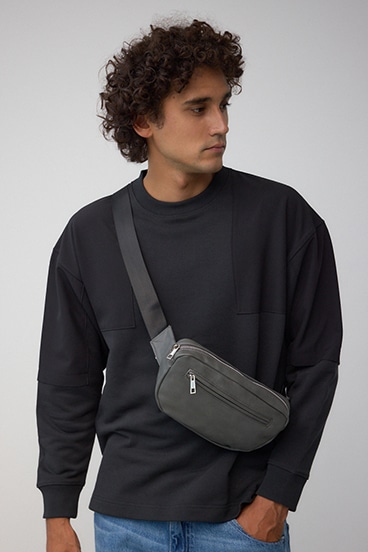 ヴィンテージフェイクレザーボディバッグ 詳細画像