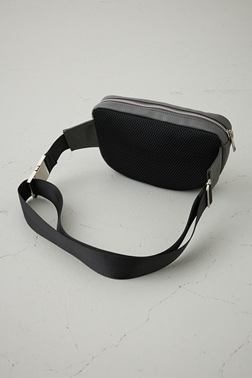 ヴィンテージフェイクレザーボディバッグ 詳細画像