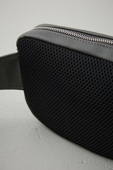 ヴィンテージフェイクレザーボディバッグ 詳細画像