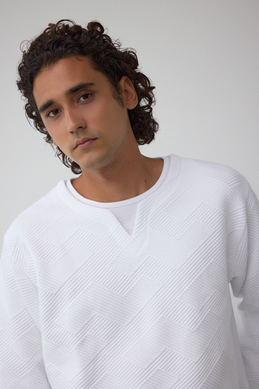 ジオメトリック柄トップス