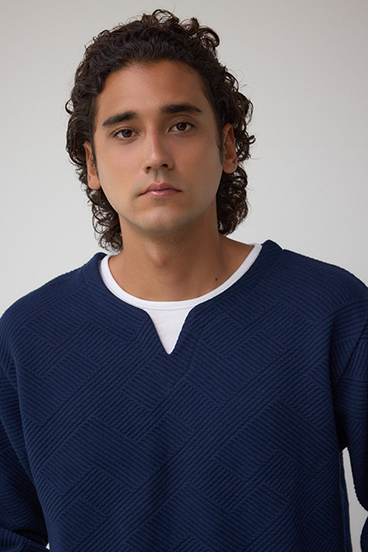 ジオメトリック柄トップス