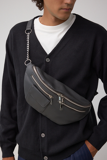 ファスナーデザインボディーバッグ