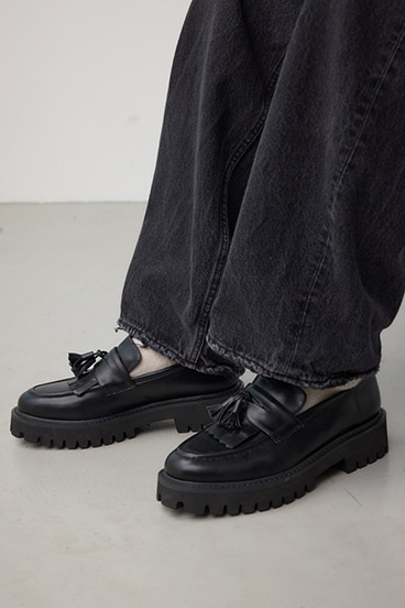 デタッチャブルタッセル付きローファー