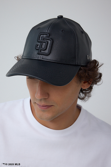 NEW ERA×AZUL MLB合皮キャップ