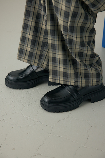 【crie conforto】バックリングプラットフォームローファー