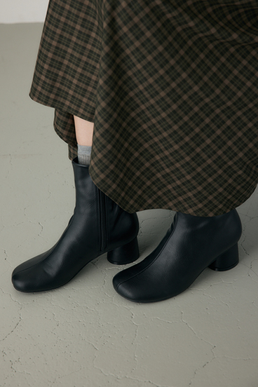 【crie conforto】ラウンドトゥストレッチブーツ 詳細画像