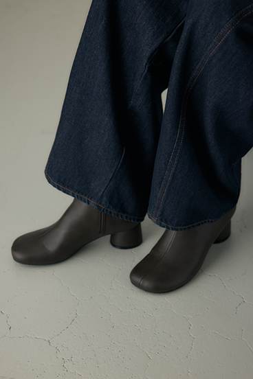 【crie conforto】ラウンドトゥストレッチブーツ 詳細画像