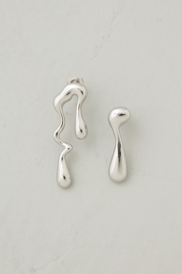 【crie conforto】アシンメトリードリップピアス 詳細画像