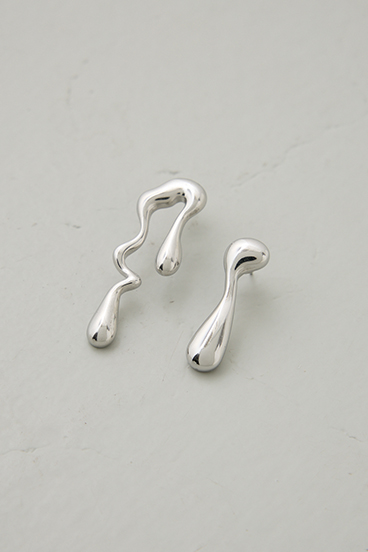 【crie conforto】アシンメトリードリップピアス 詳細画像