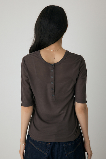 【crie conforto】バックオープンヘンリーネックTシャツ 詳細画像