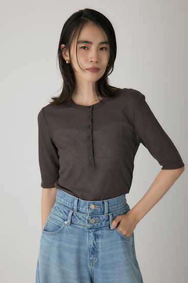 【crie conforto】バックオープンヘンリーネックTシャツ 詳細画像