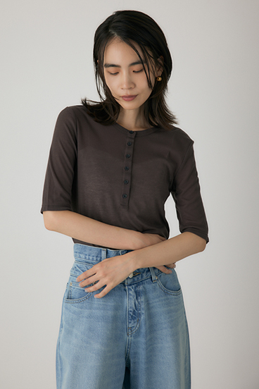 【crie conforto】バックオープンヘンリーネックTシャツ 詳細画像