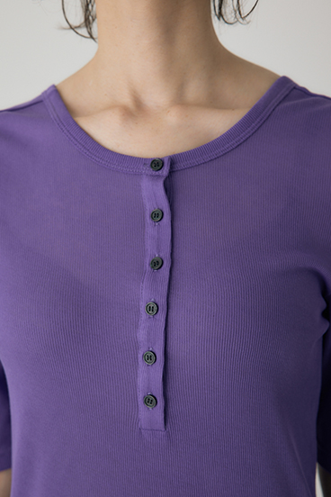 【crie conforto】バックオープンヘンリーネックTシャツ 詳細画像