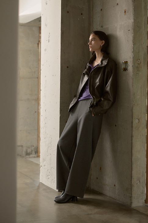 【crie conforto】バックオープンヘンリーネックTシャツ 詳細画像