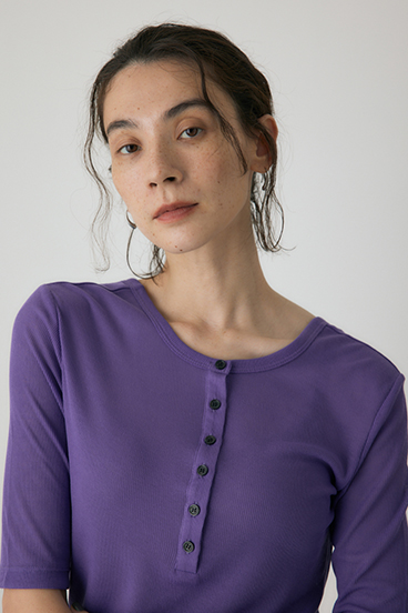 【crie conforto】バックオープンヘンリーネックTシャツ 詳細画像