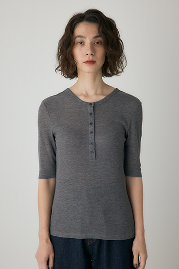 【crie conforto】バックオープンヘンリーネックTシャツ 詳細画像