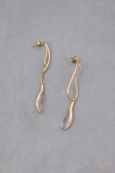 ドロップシェイプドアクリルピアス 詳細画像