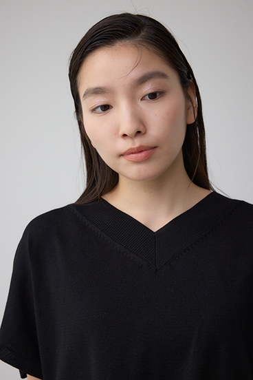 Vネックワイドルーズニット