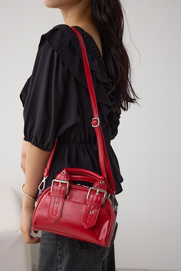 バックルベルトハンドルバッグ