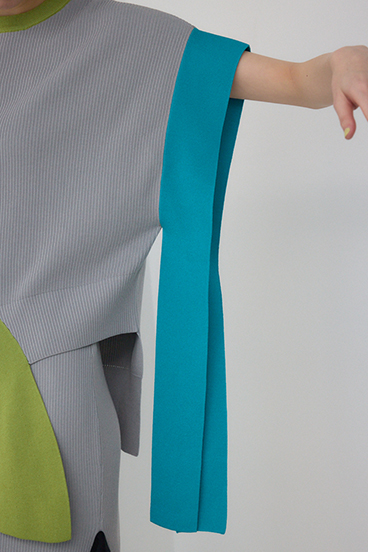 【PLUS】ブロッキングアシンメトリーニットベスト 詳細画像