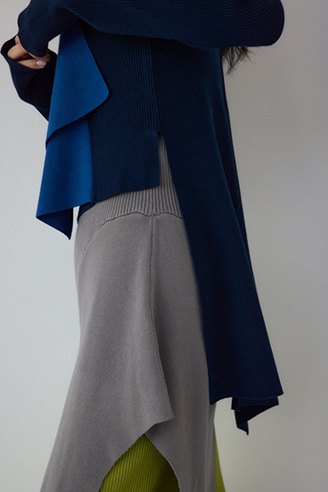 【PLUS】アシンメトリーレイヤードニットワンピース 詳細画像