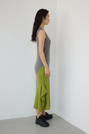 【PLUS】アシンメトリーレイヤードニットワンピース 詳細画像