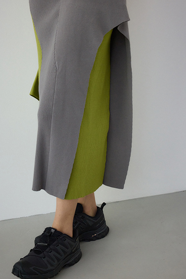 【PLUS】アシンメトリーレイヤードニットワンピース 詳細画像