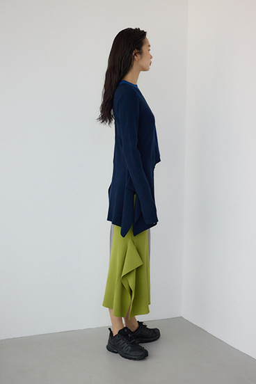 【PLUS】アシンメトリーレイヤードニットワンピース 詳細画像