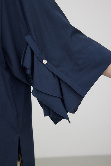 【crie conforto】前後2WAYラッフルテントシャツ 詳細画像