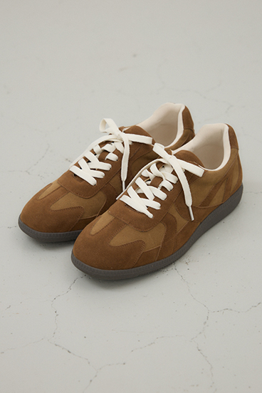 【crie conforto】シミラーカラーシューレーススニーカー 詳細画像