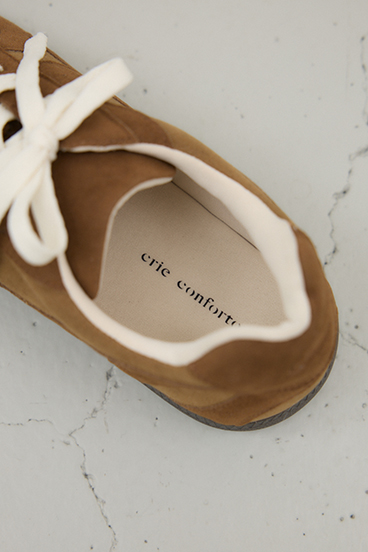 【crie conforto】シミラーカラーシューレーススニーカー 詳細画像