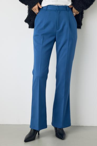 VENUSセンタープレスフレアパンツ