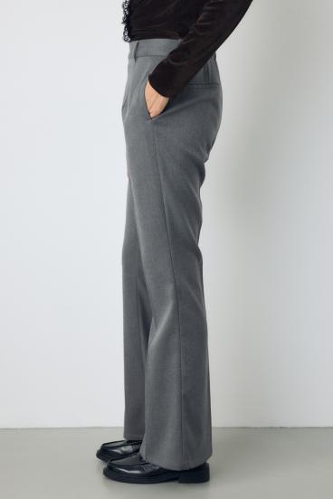 VENUSセンタープレスフレアパンツ