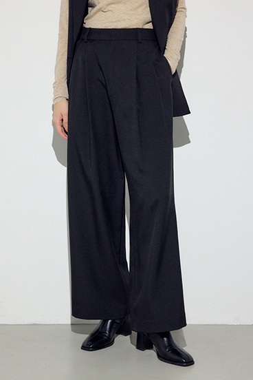 ベーシックタックワイドパンツ