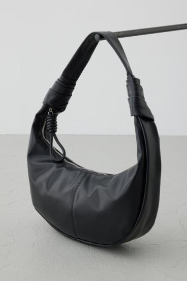 ハーフムーンショルダーバッグ