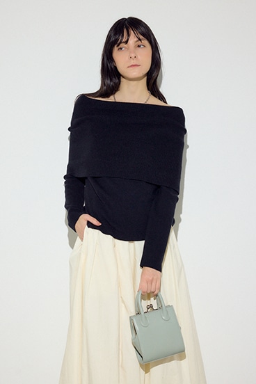 メタルフレームスクエアバッグ