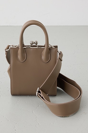 メタルフレームスクエアバッグ