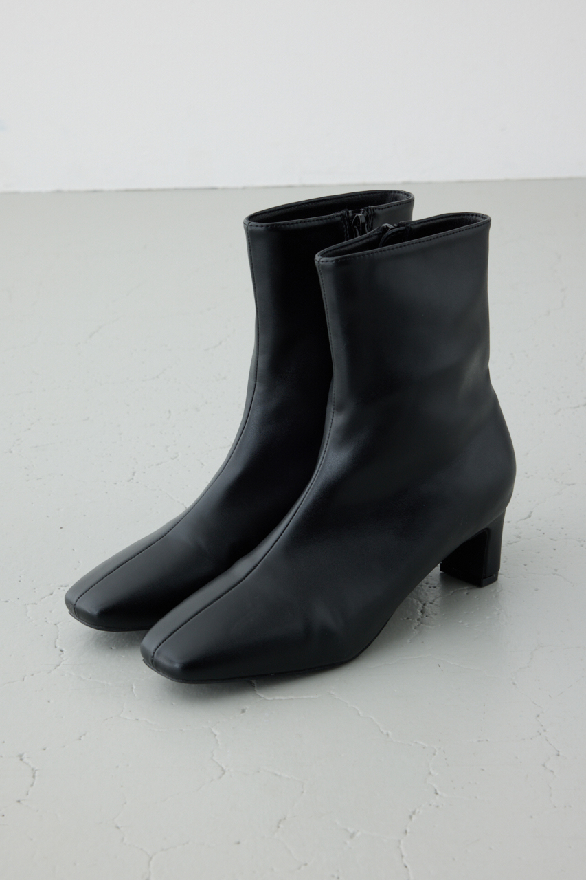 スクエアトゥショートブーツ