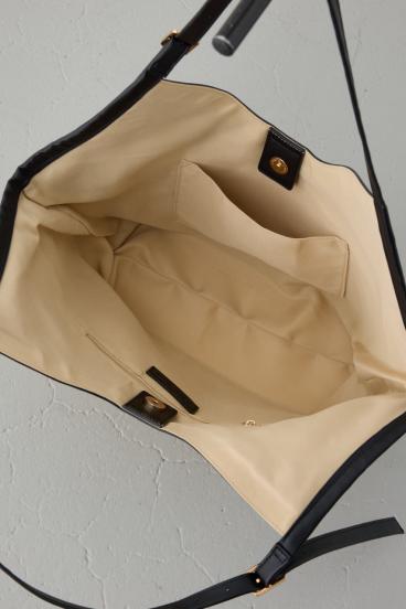 フェイクレザーパイピング雑材トートバッグ 詳細画像